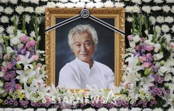 한국영화계의 큰 별 신성일이 지난 4일 타계했다./사진=공동취재단