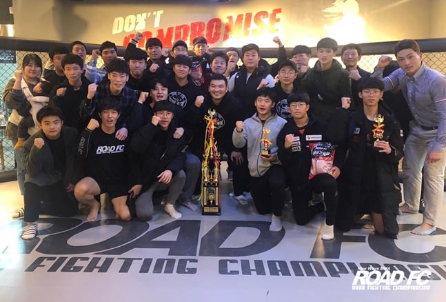 제44회 ROAD FC 센트럴리그 종합 우승을 차지한 '팀 피니쉬'. /사진=로드FC
