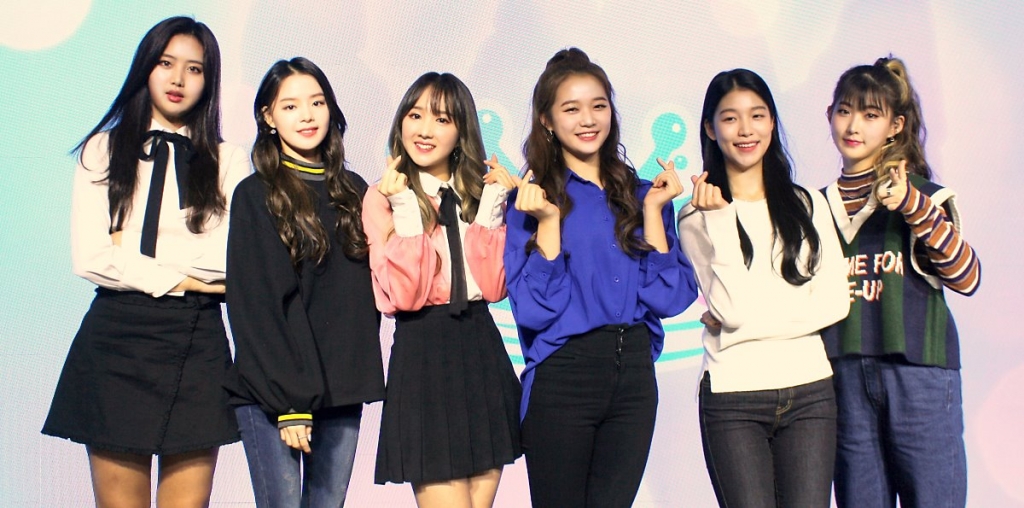 '아쿠아' 왼쪽부터 해솔, 승지, 시현, 혜림, 현주, 수아
