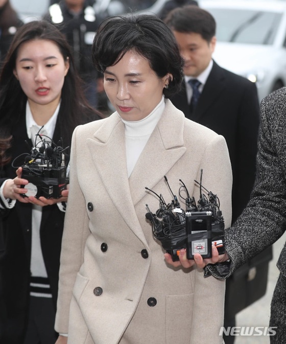 '혜경궁 김씨' 소유주로 의심받는 김혜경씨가 4일 수원지방검찰청에 출석했다 /사진=뉴시스