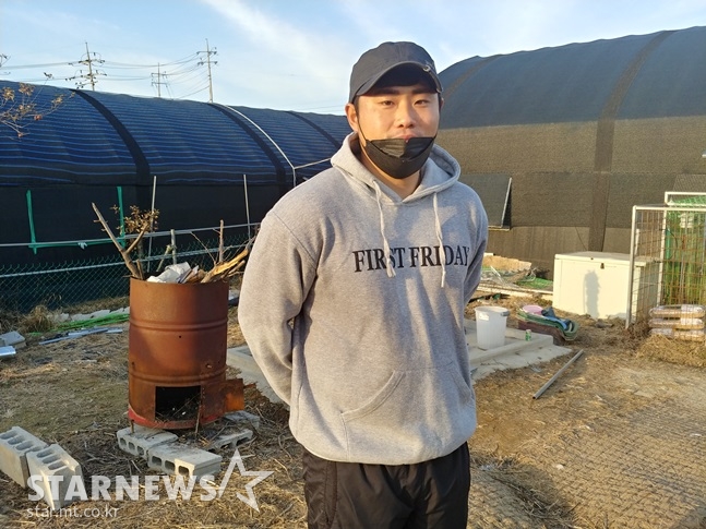 봉사활동으로 땀을 잔뜩 흘린 이지영. /사진=김동영 기자