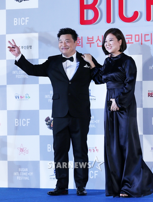 윤정수(왼쪽)와 김숙 /사진=김휘선 기자