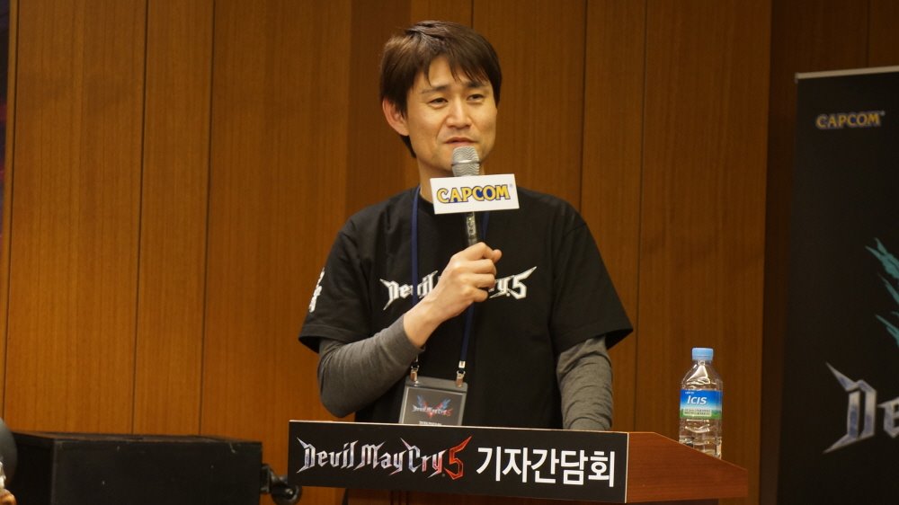 시니어 프로듀서 오카베 미치테루