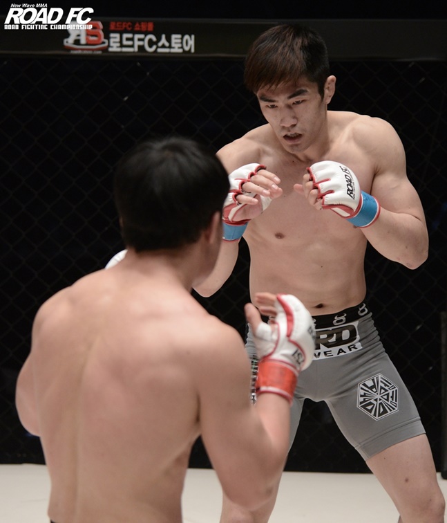 정윤재(오른쪽). /사진=로드FC