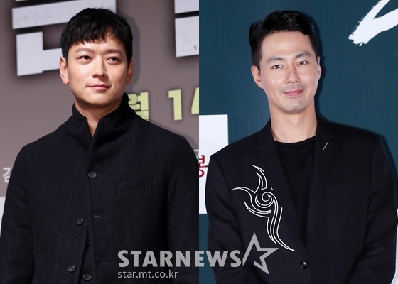 배우 강동원(왼쪽), 조인성 /사진=김휘선 기자