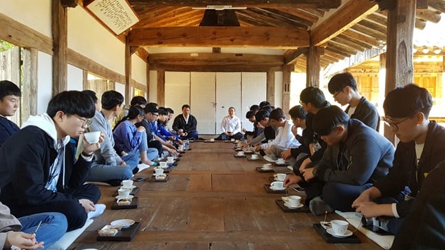 라이엇 게임즈의 1박 2일 문화유산 탐방 캠프 사진. /사진=라이엇 게임즈 제공