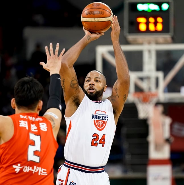 좋은 활약을 보이며 팀 승리에 힘을 보탠 섀넌 쇼터. /사진=KBL 제공