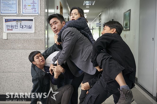 /t사진='극한직업' 스틸컷
