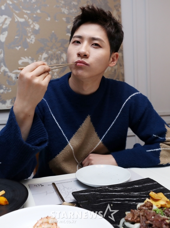 스타뉴스와 입대 전 마지막 인터뷰를 가진 B1A4 신우 /사진=김휘선 기자
