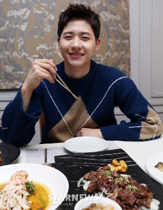 스타뉴스와 입대 전 마지막 인터뷰를 가진 B1A4 신우 /사진=김휘선 기자
