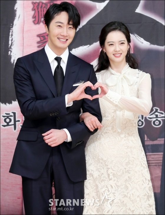 SBS 월화드라마 '해치'의 정일우(사진 왼쪽), 고아라/사진=김창현 기자