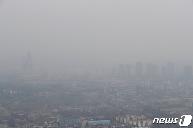 오늘(22일) 날씨, 전국 흐리고 제주 눈·비..미세먼지 '나쁨' /사진=뉴스1