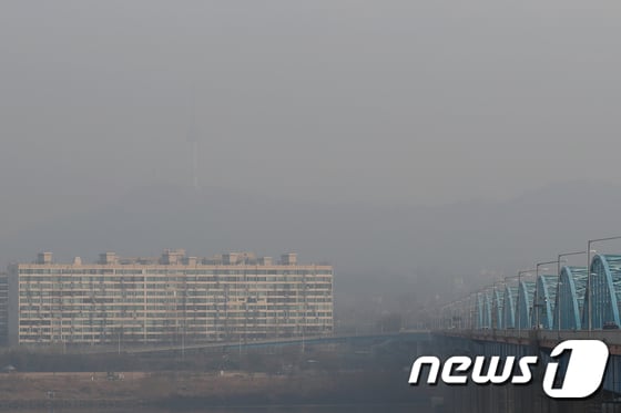 23일 미세먼지 농도는 '나쁨' /사진=뉴스1