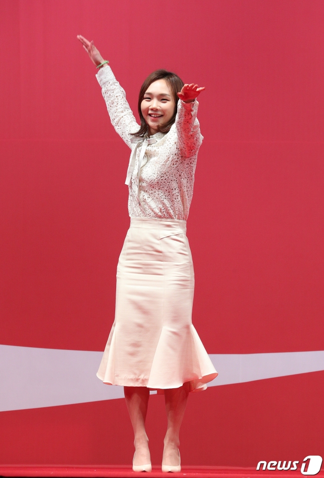 수상 직후 세리머니하는 김서영. /사진=뉴스1
