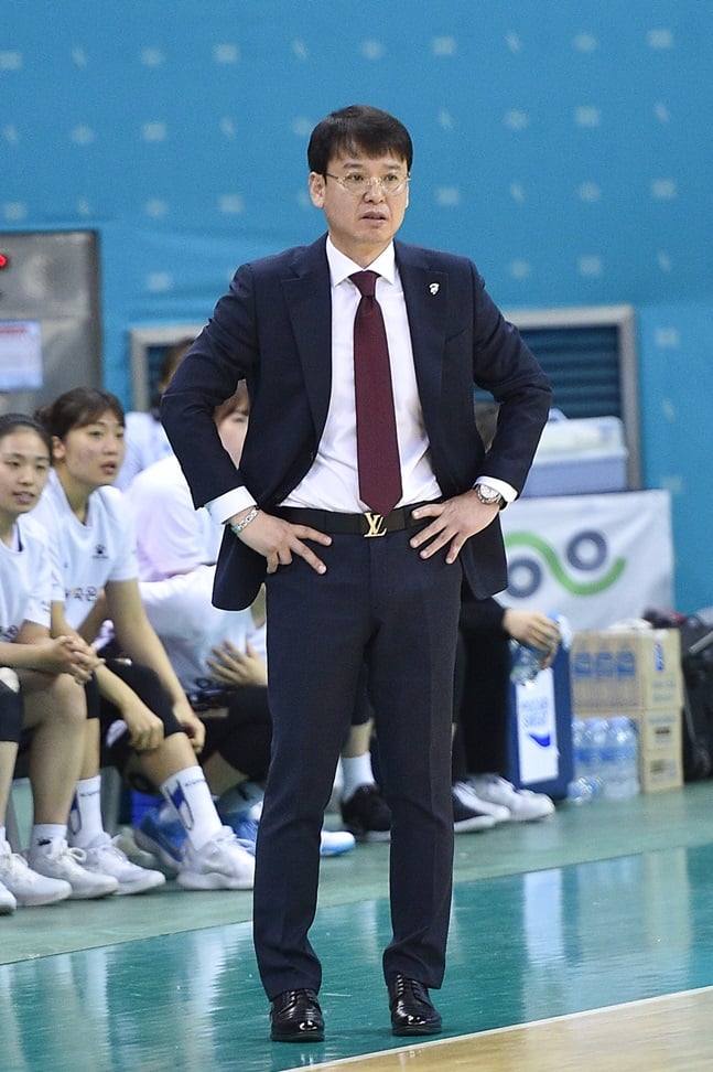 OK저축은행 정상일 감독. /사진=WKBL 제공