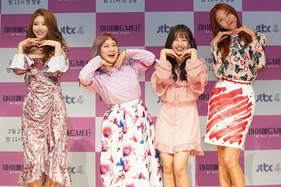 (왼쪽부터)이미주, 박나래, 최유정, 한혜진 /사진제공=JTBC