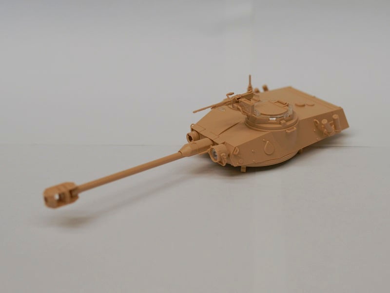 7.62mm 기관총을 차장 큐폴라에 장착시켜줌으로써 포탑은 완성!