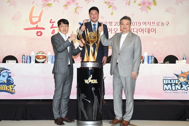 위성우(왼쪽부터), 안덕수, 임근배 감독. / 사진=WKBL 제공