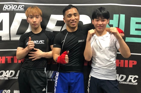 윤대한(왼쪽부터), 윤종호, 윤민국. / 사진=로드 FC 제공