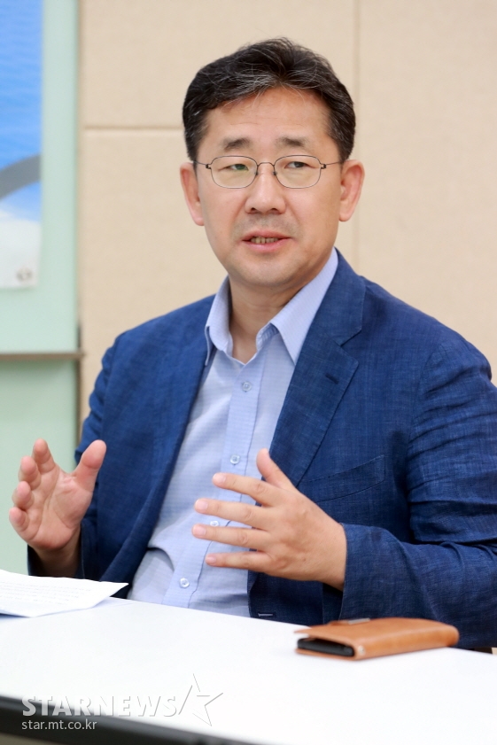 박양우 문체부 장관 후보자가 영화계 반발에 대한 입장을 밝혔다/사진=임성균 기자