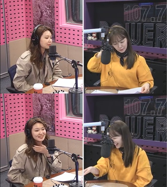 배우 최수영(왼쪽), 박선영 아나운서 /사진=SBS 라디오 파워FM '박선영의 씨네타운' 보는 라디오 방송화면 캡처