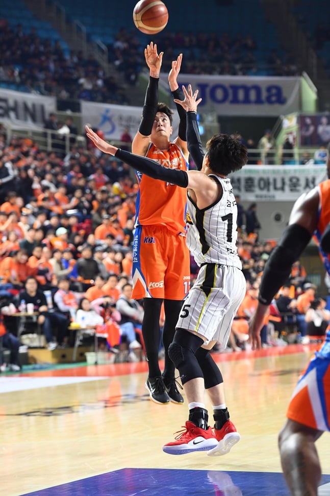 알토란같은 활약을 펼치며 팀 승리를 이끈 강상재. /사진=KBL 제공