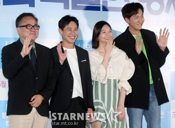 '나의 특별한 형제' 육상효 감독과 이솜, 신하균과 이광수/사진=홍봉진 기자