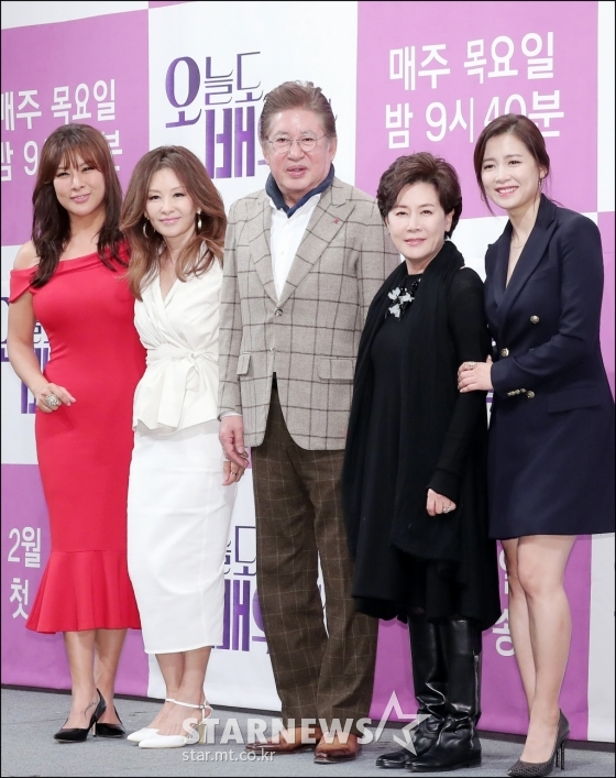 지난 2월 14일 '오늘도 배우다' 제작발표회에 참석한 정영주(왼쪽부터),이미숙, 김용건, 박정수, 남상미 /사진=김창현 기자