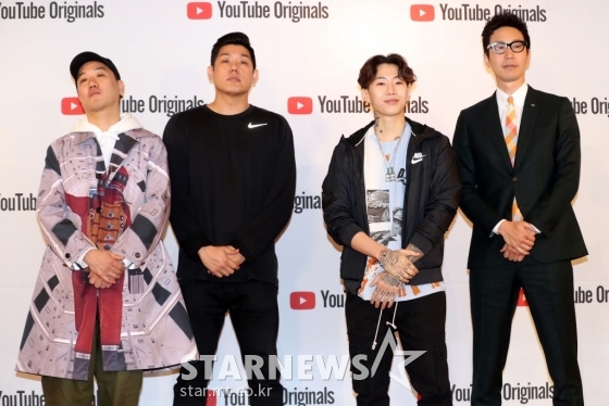 (왼쪽부터) 루크 초이,벤자민 킴,박재범, 코타 아사쿠라가 25일 오후 서울 중구 롯데호텔에서 열린 유튜브 오리지널 'Jay Park: Chosen1' 기자간담회에 참석해 포즈를 취하고 있다. /사진=임성균 기자
