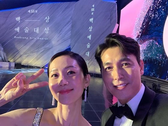 (왼쪽부터)염정아, 정우성 /사진=정우성 인스타그램