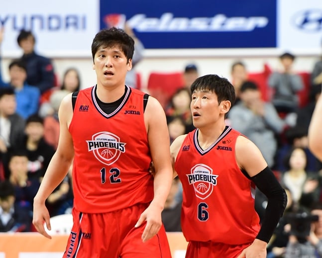 함지훈(왼쪽)과 양동근. /사진=KBL 제공