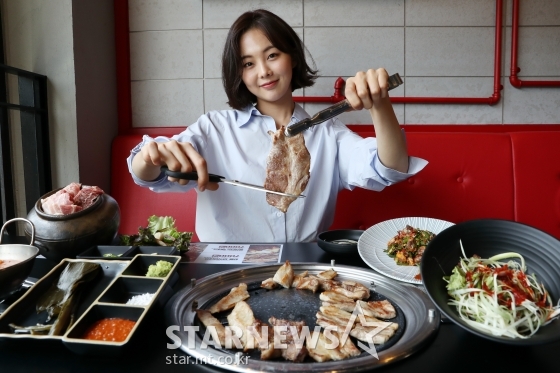 배우 금새록 / 사진=이기범 기자 leekb@, 장소제공='숙성의 미' 홍대점