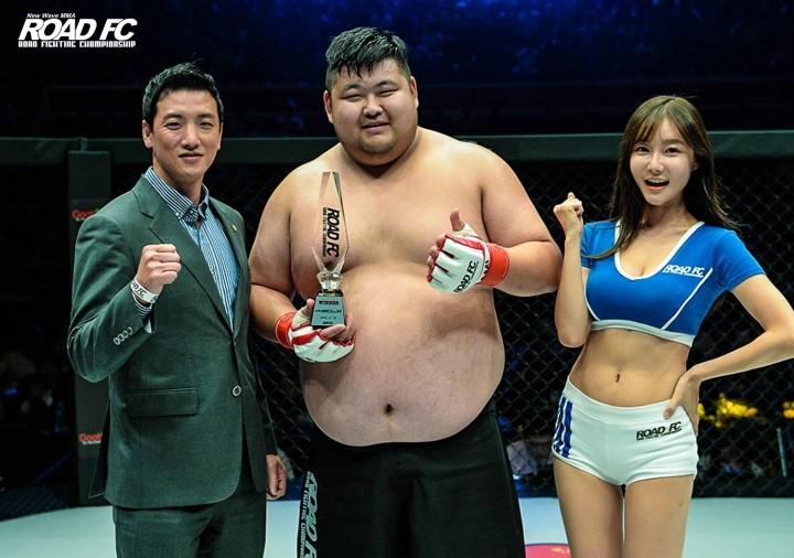 아오르꺼러(가운데). /사진=로드FC