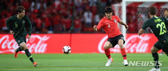 김민재(오른쪽에서 두 번째). /사진=뉴시스