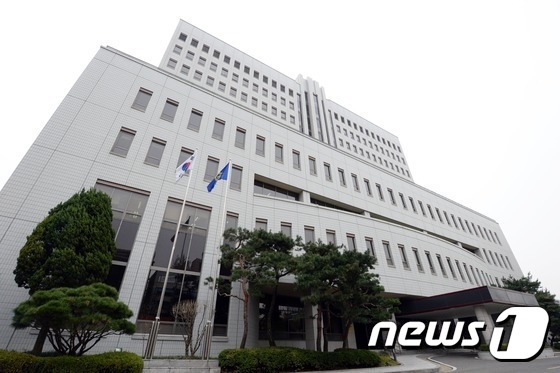 친모 살해 청탁 혐의를 받는 여교사의 항소가 기각돼 징역 2년이 유지됐다. /사진=뉴스1