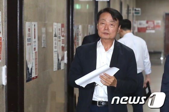 한선교 자유한국당 사무총장이 사퇴 의사를 밝혔다./사진=뉴스1