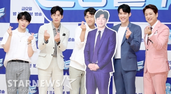 가수 안형섭, 방송인 오스틴 강, 배우 최성원, 수영선수 박태환, 방송인 한석준(왼쪽부터) / 사진=이기범 기자