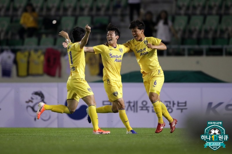지난달 30일 부산전에서 골을 터트린 양태렬(가운데). /사진=한국프로축구연맹 제공