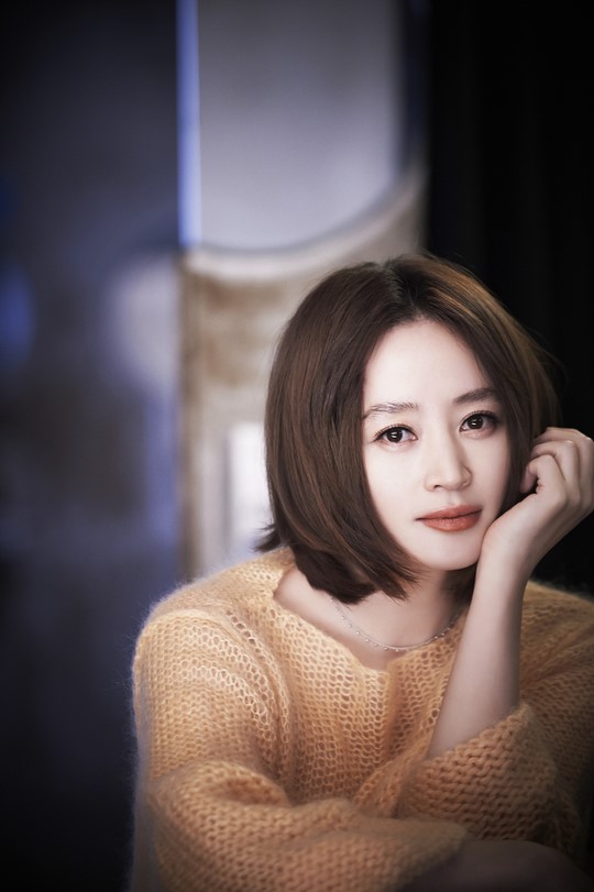 김혜수 / 호두앤유엔터테인먼트, 강영호 작가