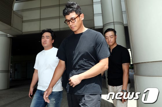 배우 정석원이 항소심 공판에 출석했다 / 사진=뉴스1