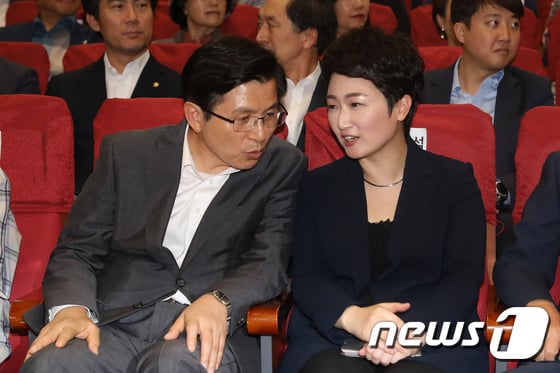 황교안 자유한국당 대표와 이언주 의원./사진=뉴스1