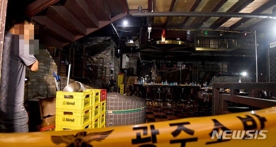 광주의 한 클럽에서 붕괴 사고가 발생했다./사진=뉴시스