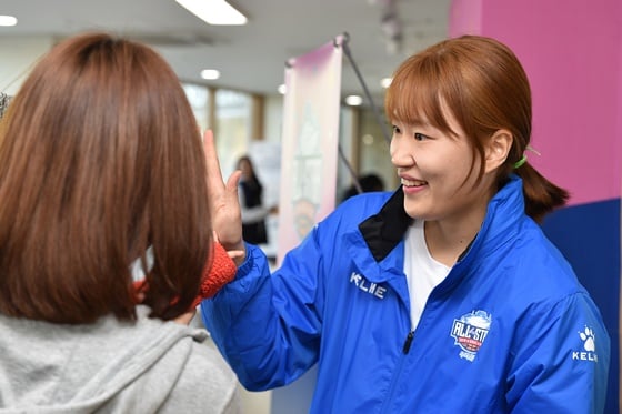 구슬(오른쪽). /사진=WKBL