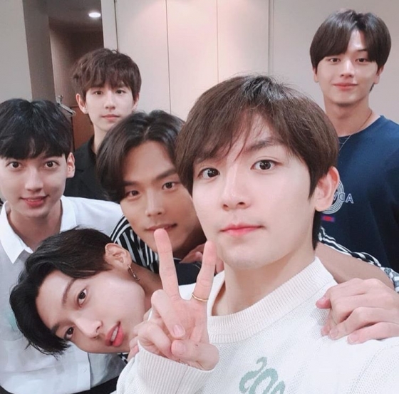 /사진=육성재 인스타그램
