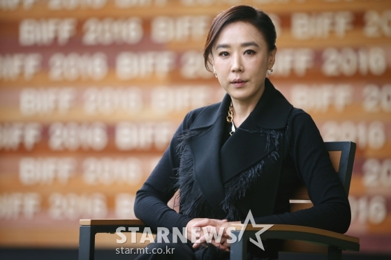 배우 강수연 /사진=이동훈 기자