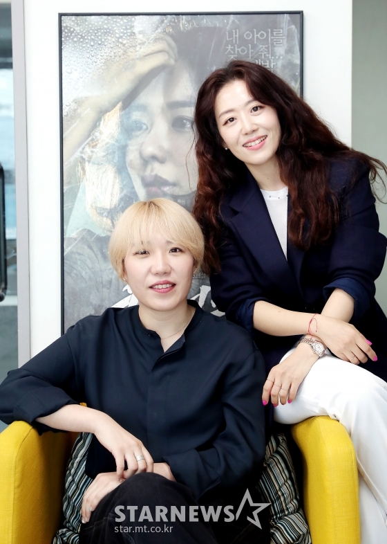 스타메이커 제작사 비욘드제이 정아름 대표(사진 오른쪽), 한지완 작가/사진=김창현 기자