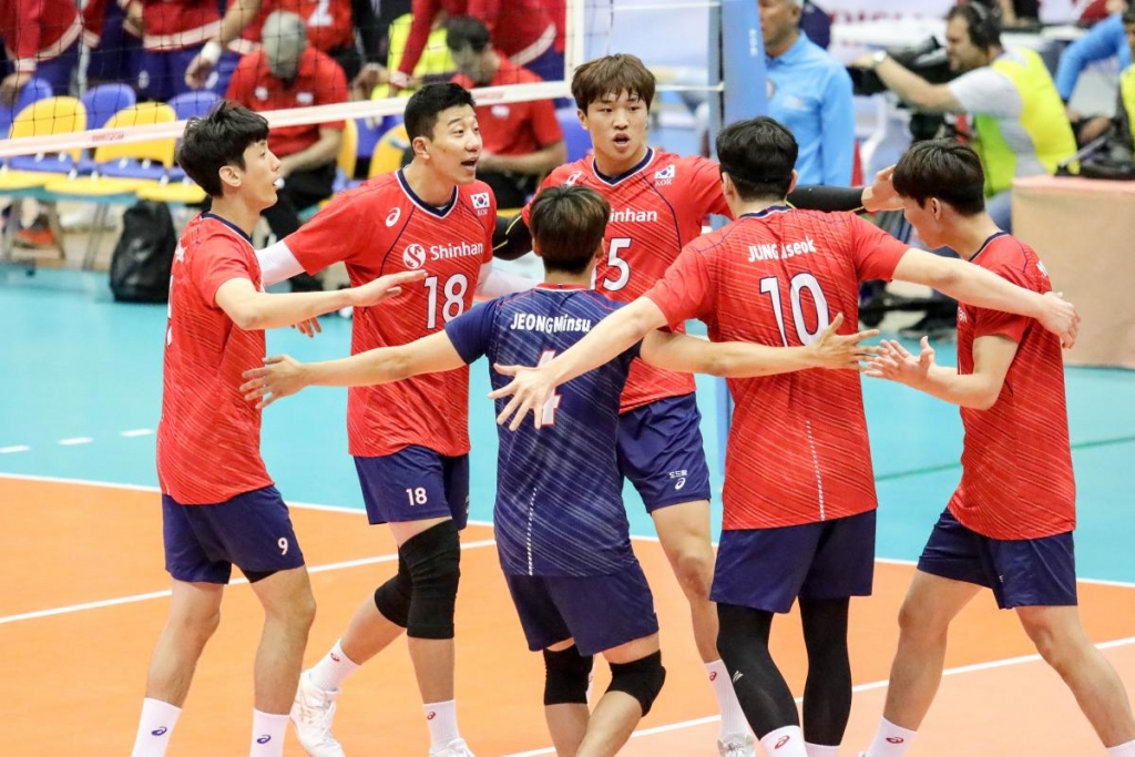 기뻐하는 한국 남자 배구대표팀 선수들. /사진=아시아배구연맹