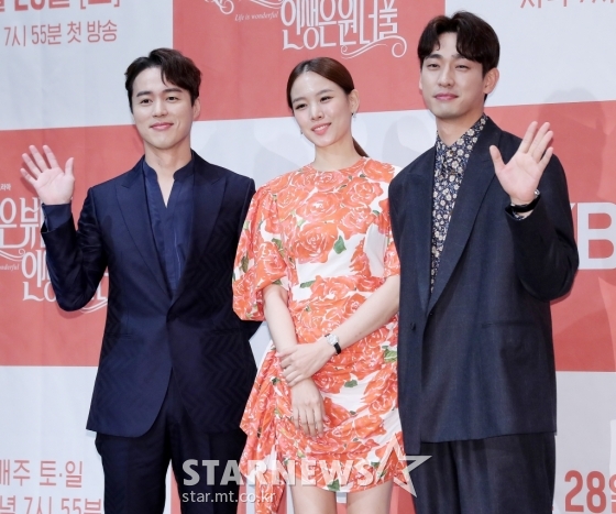 (왼쪽부터) 오민석, 조윤희, 윤박./사진=김창현 기자