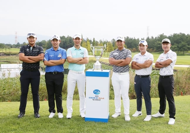 포토콜에 참여한 서요섭, 서형석, 김대현, 김태우, 윤정호, 전가람(왼쪽부터)./사진=KPGA
