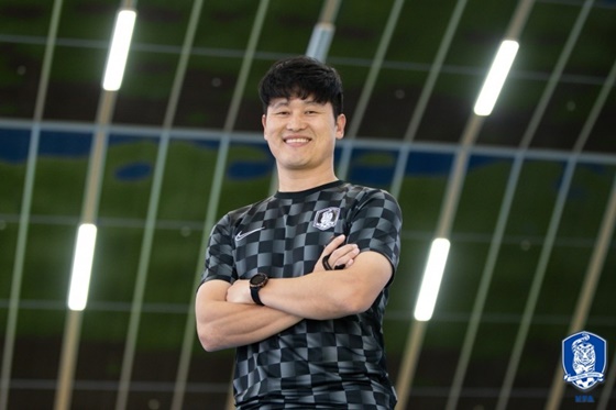 이상진 감독. /사진=대한축구협회